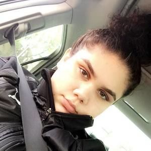 Meet your Posher, Cintia